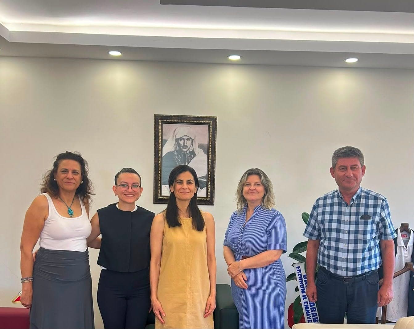 Vali Yardımcımız Sayın Güher Sinem BÜYÜKNALÇACI makamında ziyaret edildi.